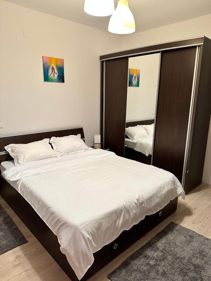 Apartament Отопени Екстериор снимка