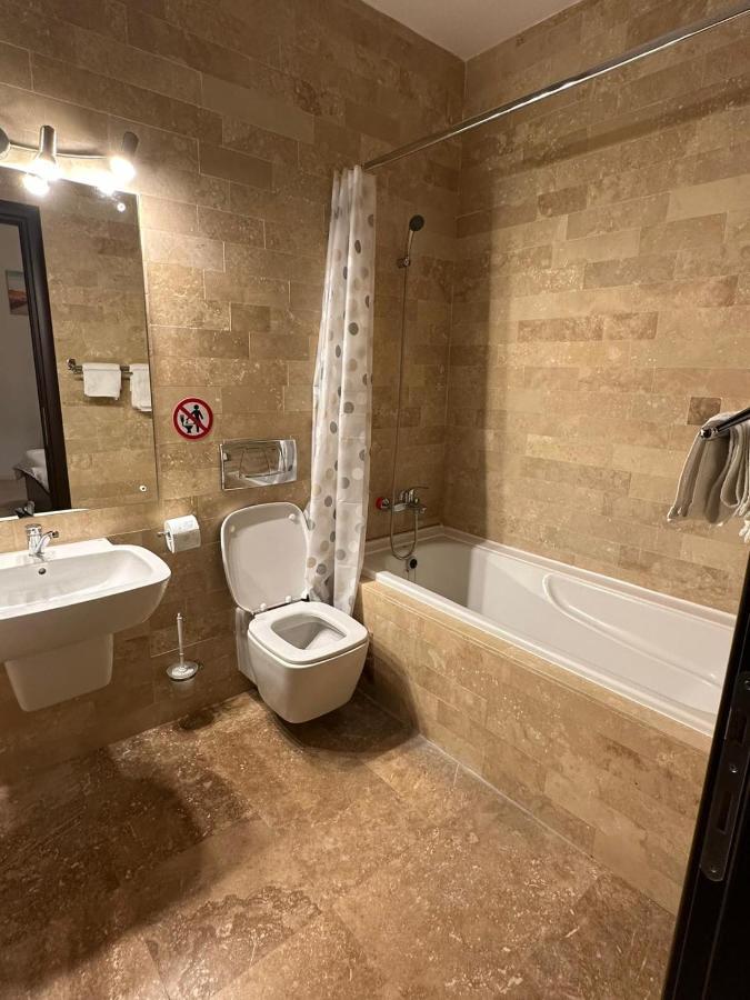 Apartament Отопени Екстериор снимка